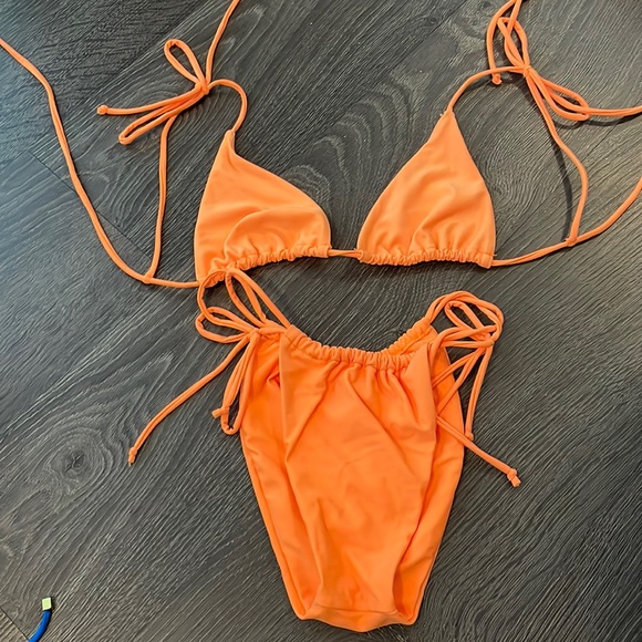 Super down Orange Bikini - Picture 3 of 5